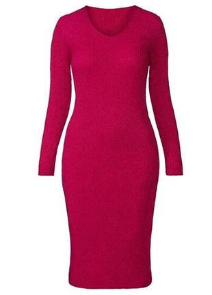 Стильна жіноча сукня в рубчик