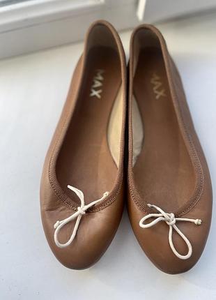 Шкіряні балетки