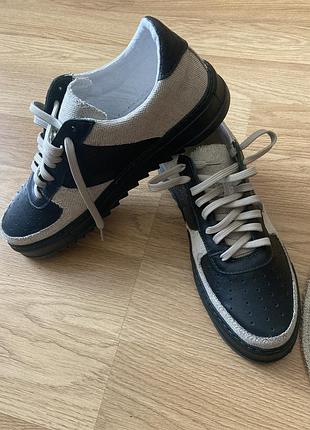 Кросівки чоловічі