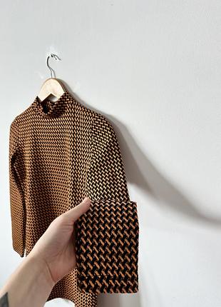 Красивое фактурное платье🌿