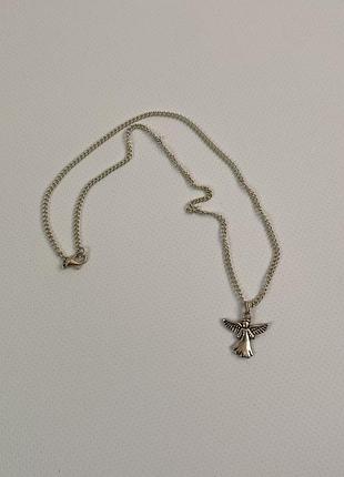 Женская металлическая цепочка с ангелом