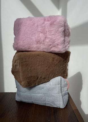 Косметичка пухнаста 10 на 17 см