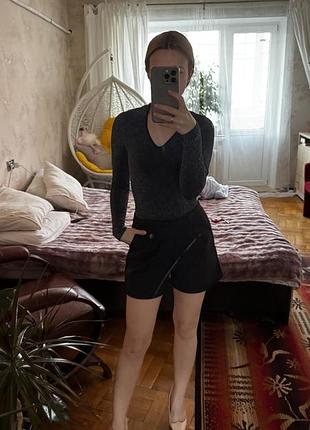 Теплые черные шорты