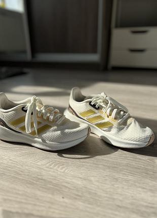 Кроссовки adidas