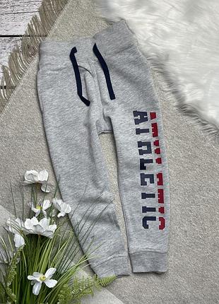 Нові спортивні штани