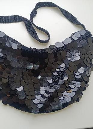 Сумочка плетена з великими паєтками