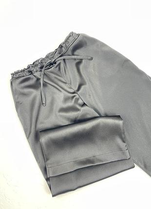 Штани з атласу чорні брюки дитячі під затяжку класичні