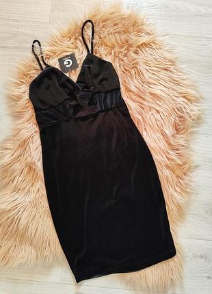 Чорна оксамитова сукня guess
