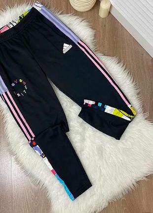Черные спортивные штаны от adidas