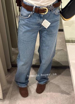 Джинсы wide-leg tapered с высокой посадкой и ремнем
