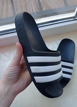 Оригинальные шлепанцы adidas
