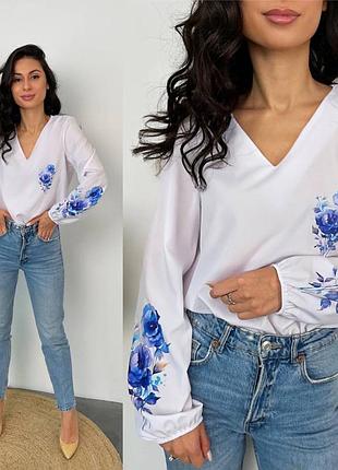 Ніжна блуза з принтом під вишивку