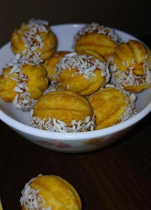 Печенье домашние орешки со сгущенным молоком и кокосовая стружка