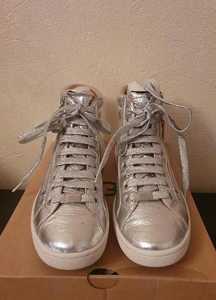 Черевики шкіряні ugg metallic silver р. 39. 0 us 9. 0