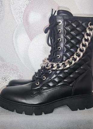 Женские ботинки гуess