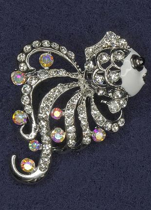 Брошь  рыбка стразы белая  эмаль