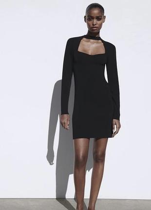 Платье с чокером