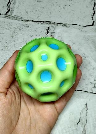 М'ячик пригунець антистрес антигравітаційний gravity ball 6,5 см салатовий