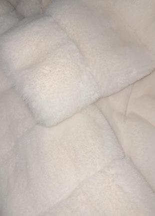 Шубка  guess