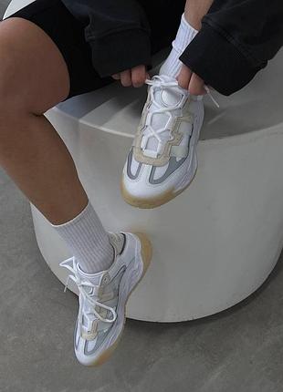 Кросівки people wearing yeezy v2 coppers gum