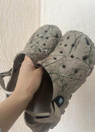 Мужские кроксы