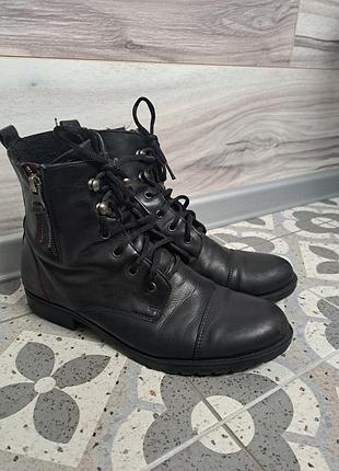 Ботинки весенние из натуральной кожи lasocki