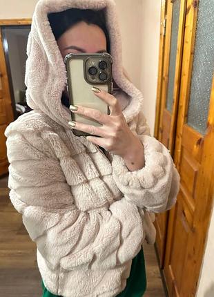 М'ягуся приємна шубка автоледі