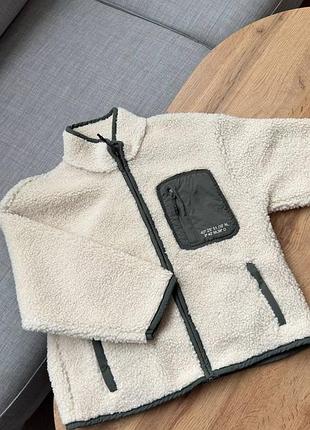 Нова куртка шерпа zara