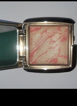 Румяна hourglass