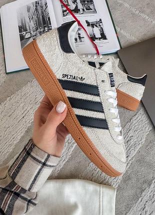Женские кроссовки adidas spezial beige