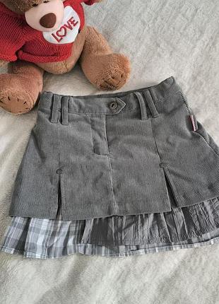 Дуже класна спідничка на маленьку модницю