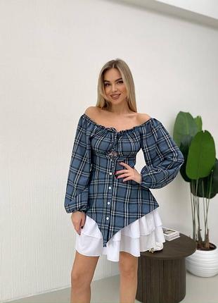 Женское короткое платье с юбкой в клетку