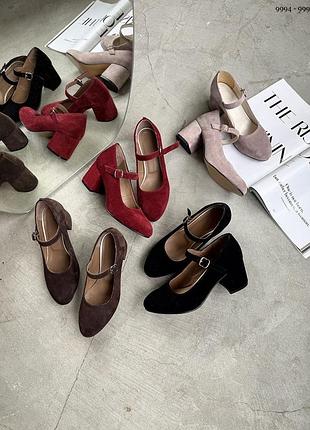 Туфлі з італійської замші на середніх каблуках з ремінцем жіночі