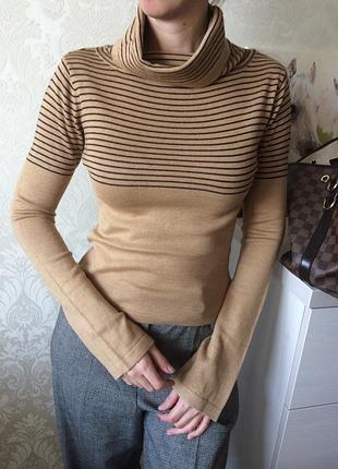 Женский коричневый свитер с закрытым горлом