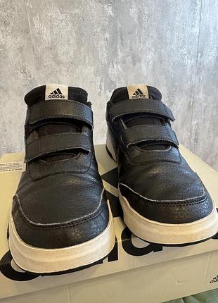 Кросівки adidas