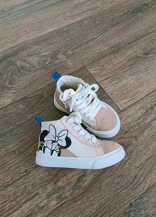 Весении хайтопы zara 21 р