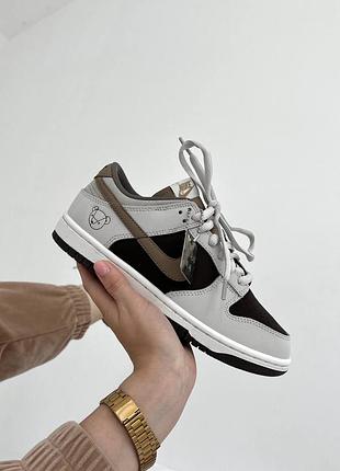 Кроссовки Silver And Gold Come Together On The Nike Essential