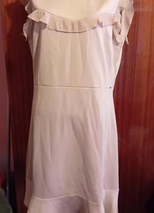 Плаття розбір 48 має зацепки незамітні але є