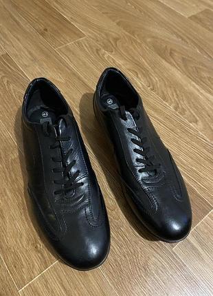 Туфли мужские. состояние идеальное. размер 43. bugatti