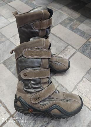 Черевики високі чоботи