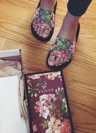 Шльопанці сланці  blooms supreme floral  італія 38/39 24 см