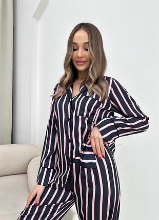 Шовкова піжама зі штанами і сорочкою в смужку