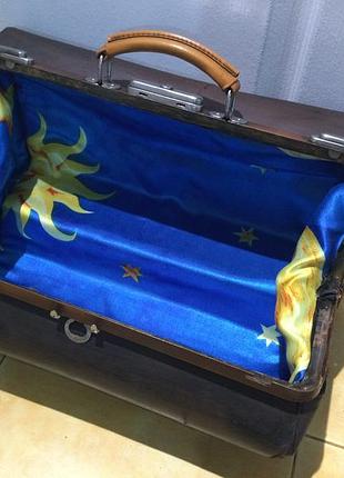 Саквояж докторский продам.