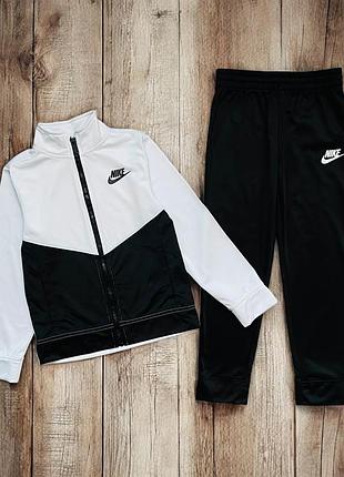Спортивний костюм nike оригінал на 6/7 років