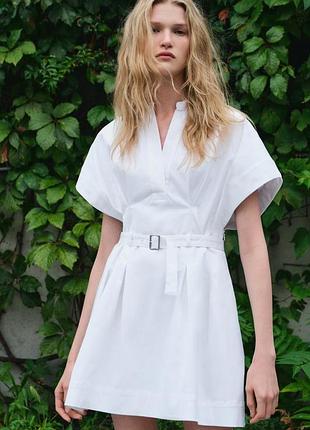 Коротка сукня з бавовни. zara v-подібний виріз із короткими рукавами.