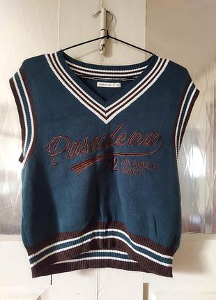 Трикотажная жилетка