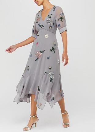 Шифоновое платье миди в пайетки