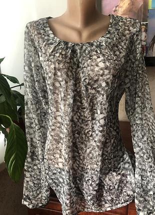 Неймовірно легка красива  шифонова блуза актуальний принт