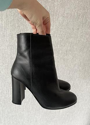 Черевики zara