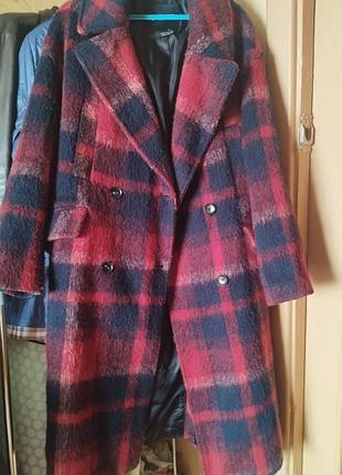 Стильное двубортное пальто